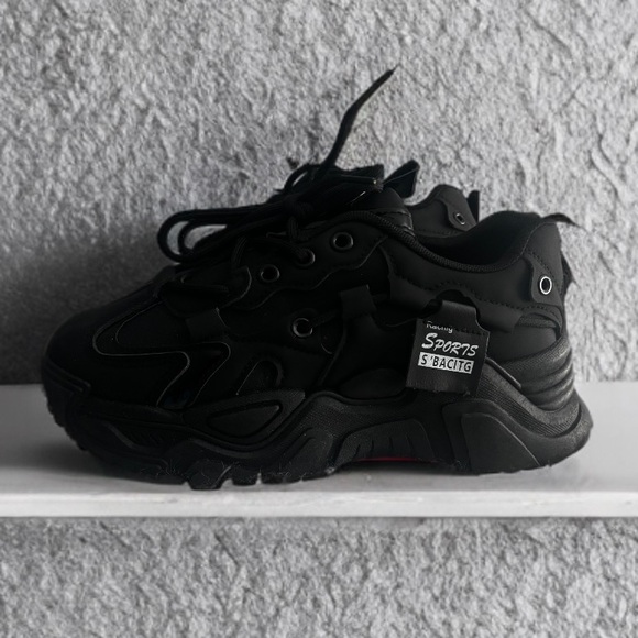 Women's Black Sports Sneakers - Picture 3 of 3